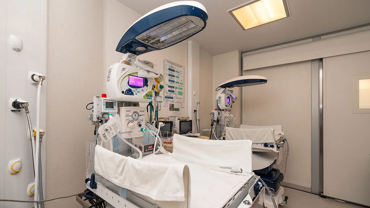 Salle de réanimation des nouveaux nés de la Maternité du Centre Hospitalier de Carcassonne